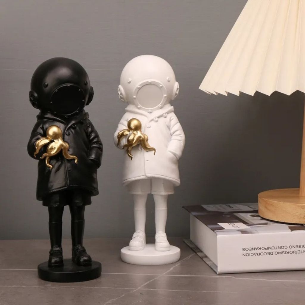 Astronaut Diver Statue With Octopus