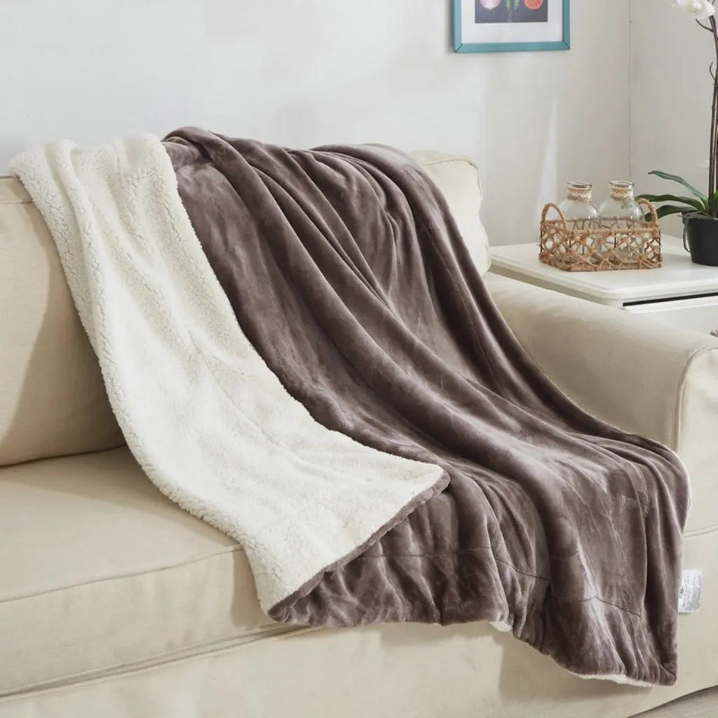 Soft lamb cashmere sherpa fleece throw blanket with plush texture for cozy evenings