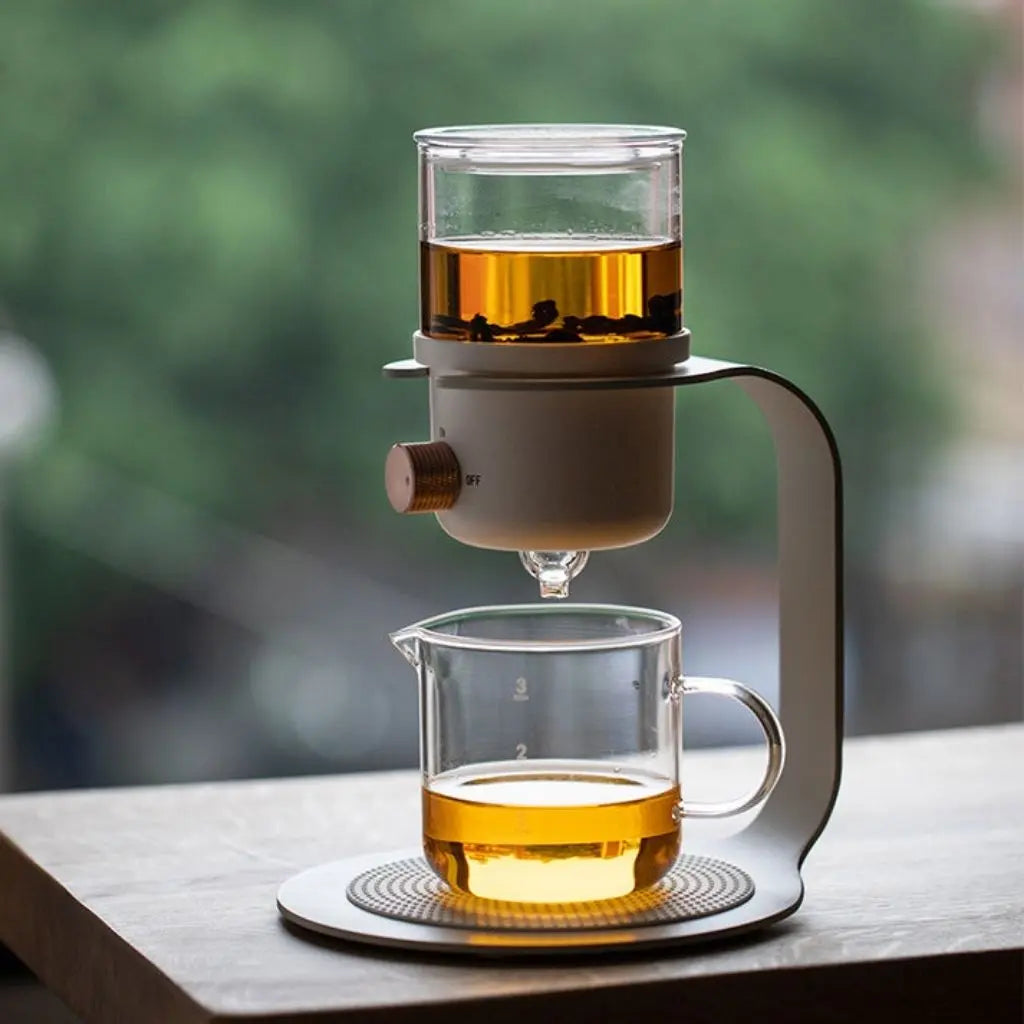 Premium glass tea steeper with valve control