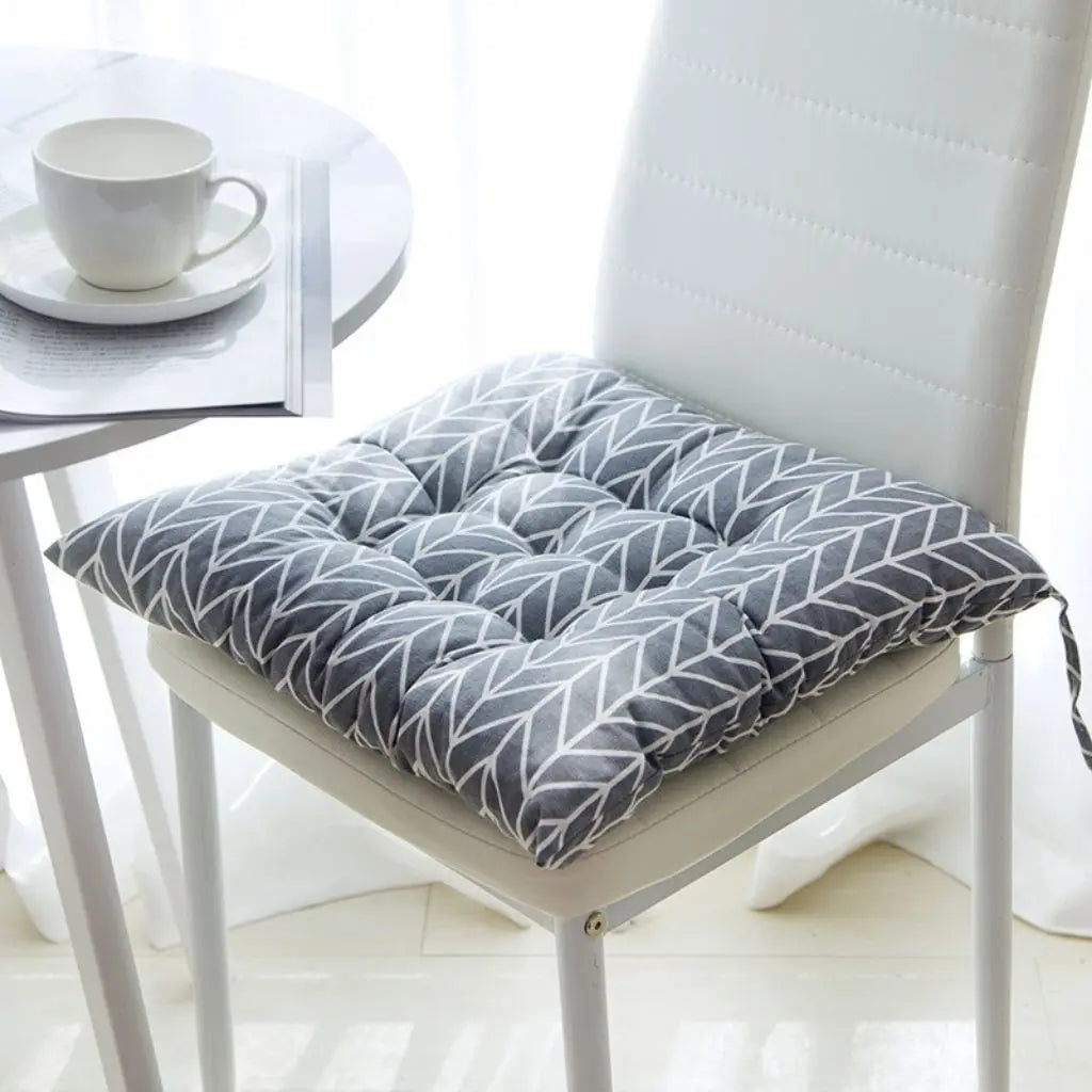 Machine washable cotton seat cushion with quick-dry fabric for easy home maintenance