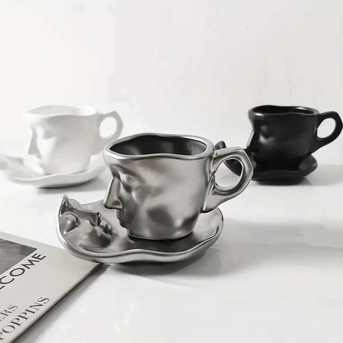 EternalLove™ - Ceramic Kissing Coffee Cup and Saucer Set Inovessa