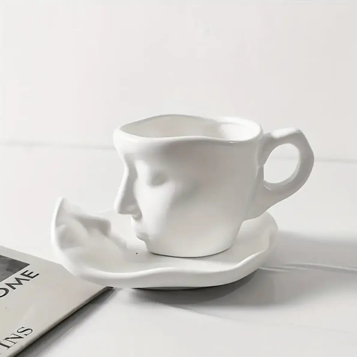 EternalLove™ - Ceramic Kissing Coffee Cup and Saucer Set Inovessa