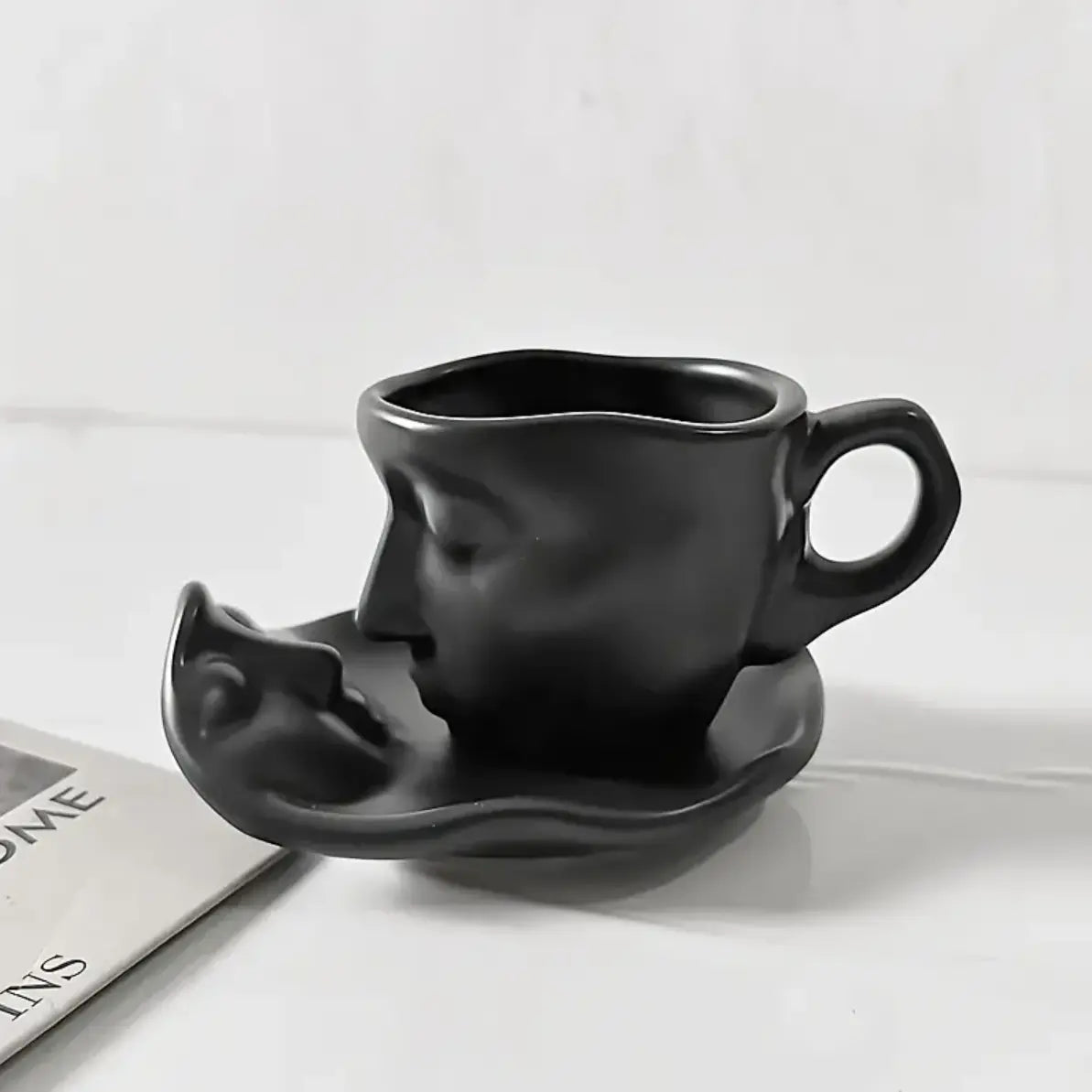 EternalLove™ - Ceramic Kissing Coffee Cup and Saucer Set Inovessa