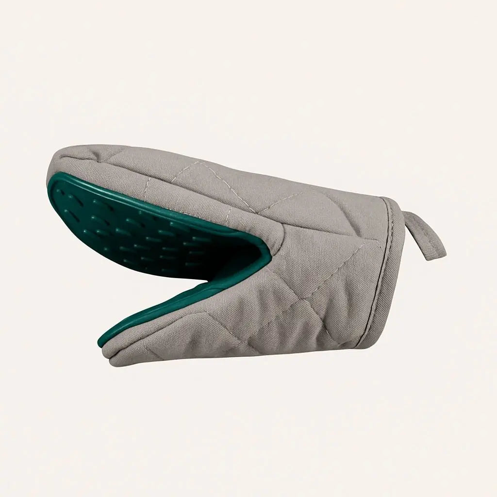 Non-slip fish design oven mitts made from heat resistant silicone cotton for safe cooking and baking
