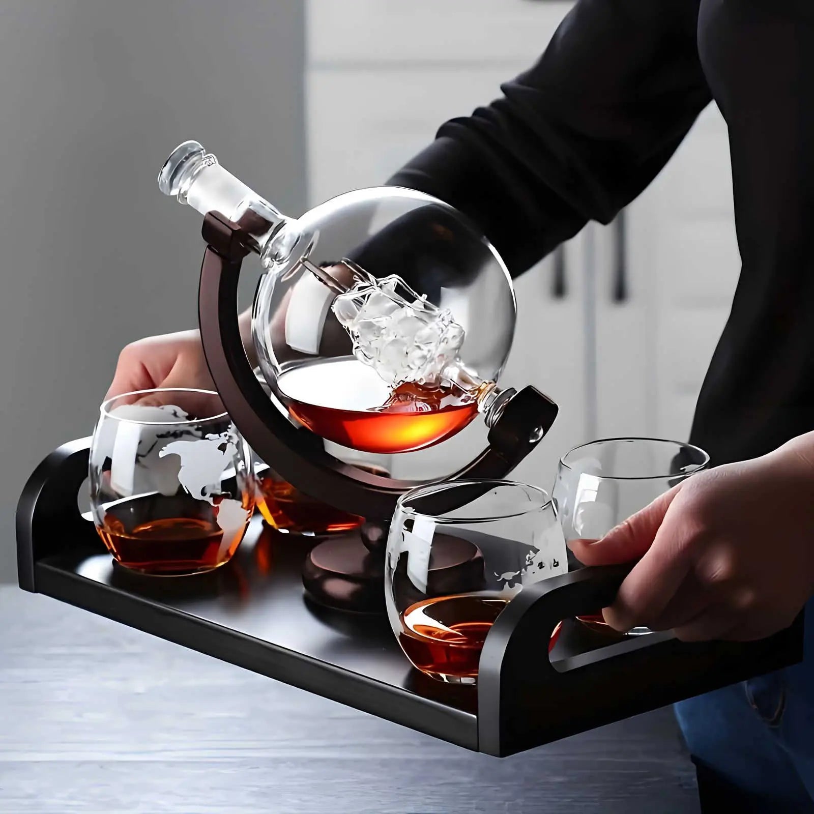 GlobeTaste™ - Globe Whiskey Decanter 850ml/28.7oz Inovessa
