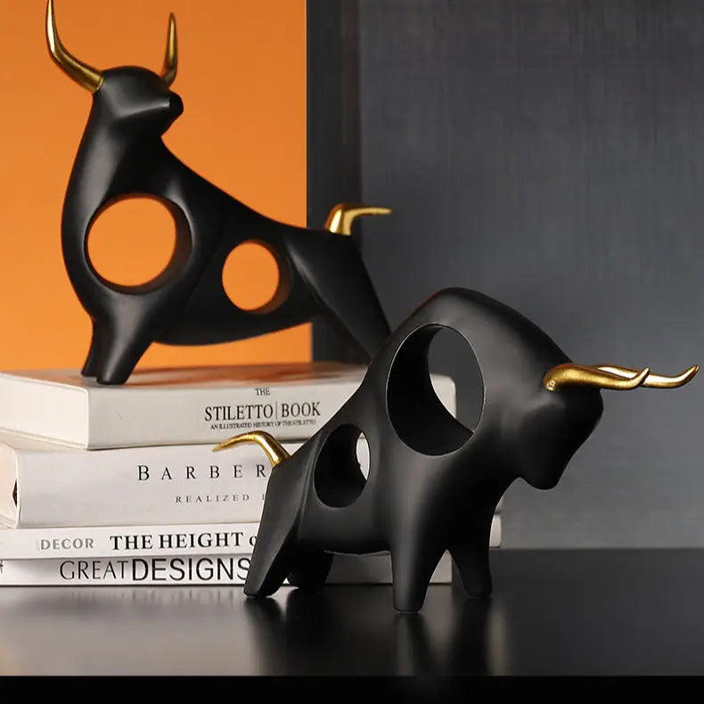 Noir Aureum Resin Bull Sculpture Inovessa