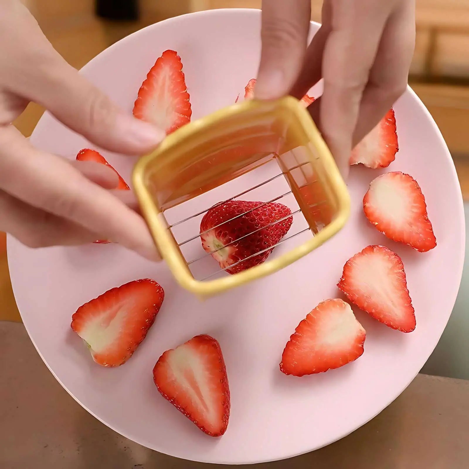 QuickSlice™ - Compact Fruit Slicer Inovessa