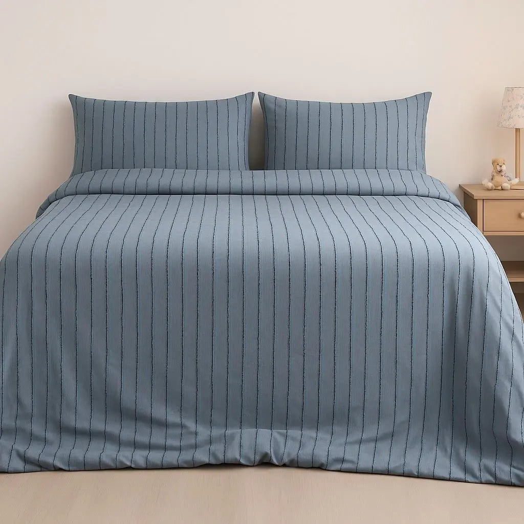 Microfiber quilt cover set with pillowcases in queen and king sizes, soft polyester bedding for year-round comfort