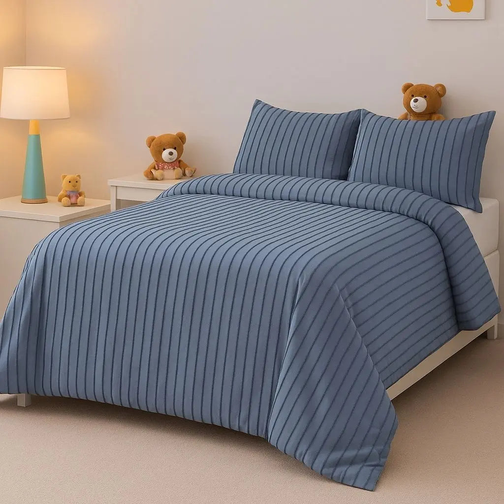 Soft microfiber bedding set showing breathable polyester texture, machine washable quilt cover for modern bedroom decor