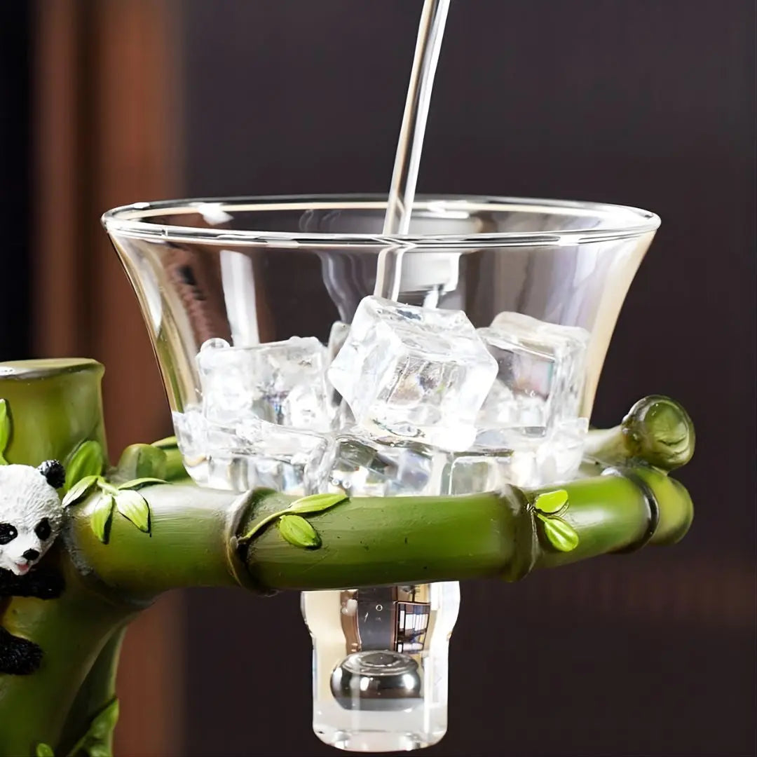 Heat resistant borosilicate glass teapot with protective bamboo frame