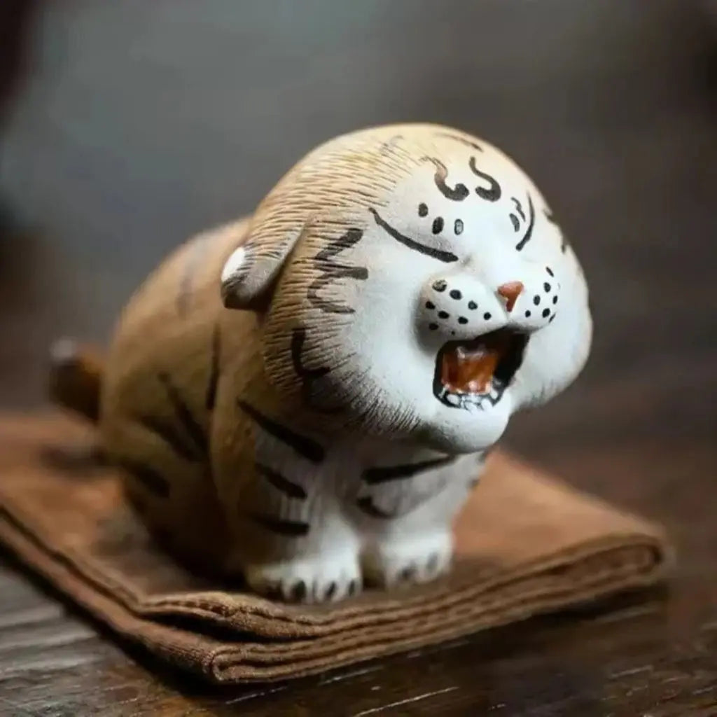 Compact tiger tea pet made from original ore purple sand clay zodiac tea table decoration