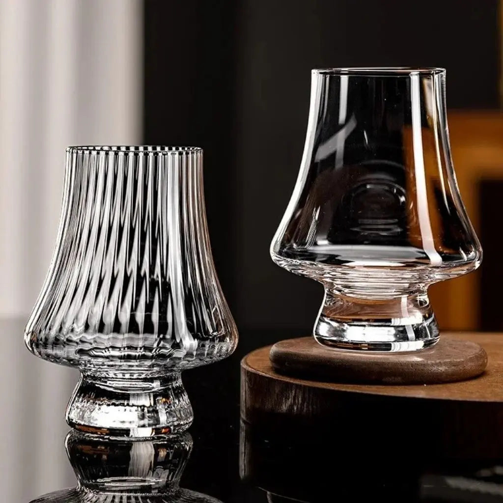 Crystal spirits glass with curved design and 250ml capacity for whiskey and brandy tasting