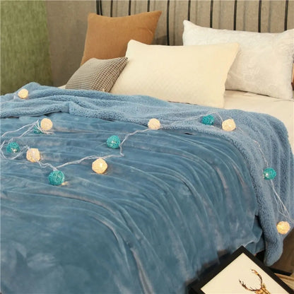 Dual layer sherpa lined fleece blanket with thick insulation and machine washable fabric