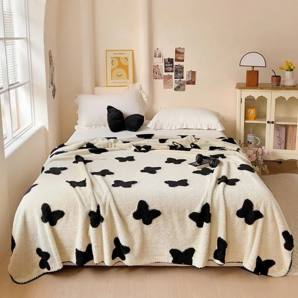 Coral fleece bamboo fiber blanket with smooth surface for bedroom comfor