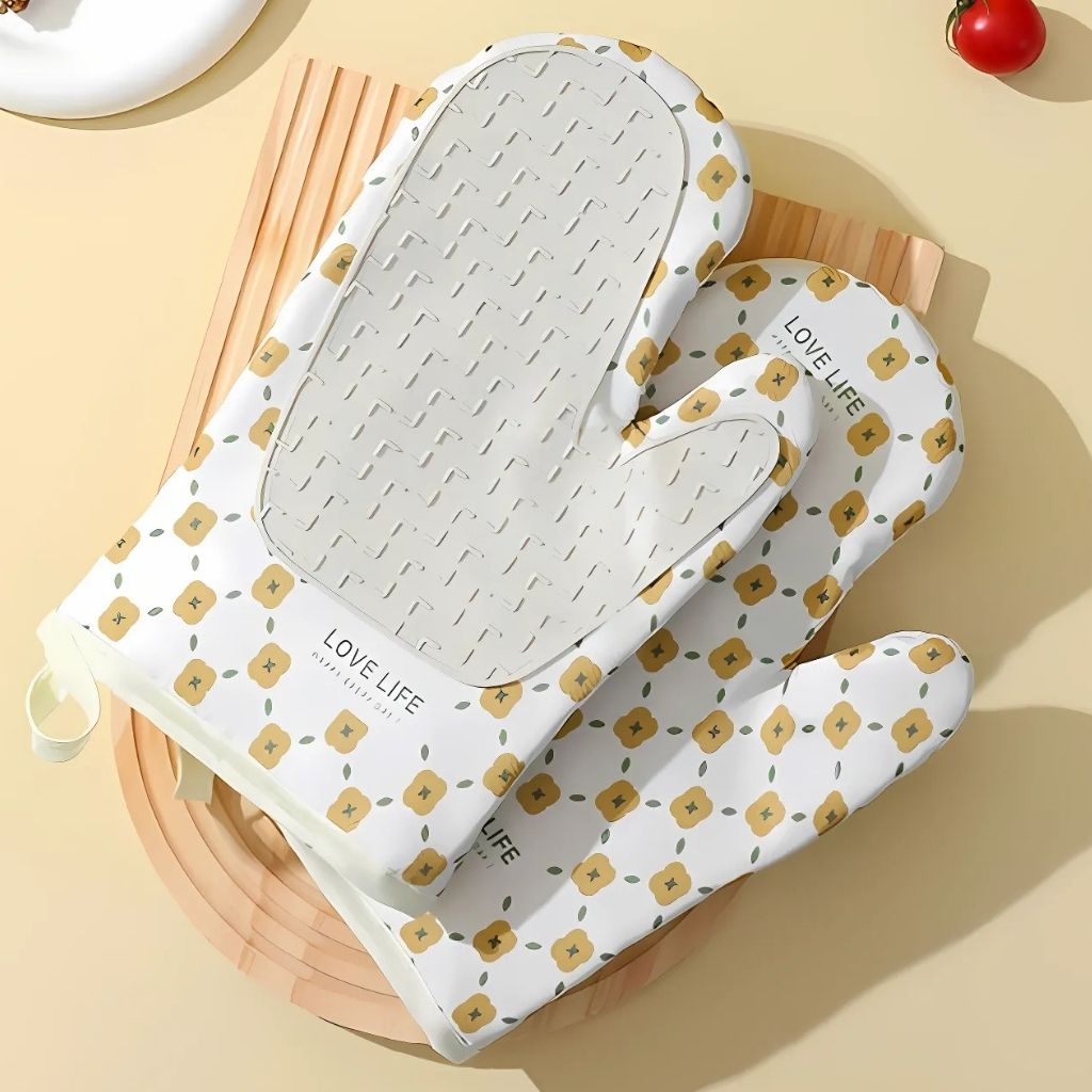 Cotton silicone oven mitts with floral design, heat resistant to 572°F for safe baking and cooking