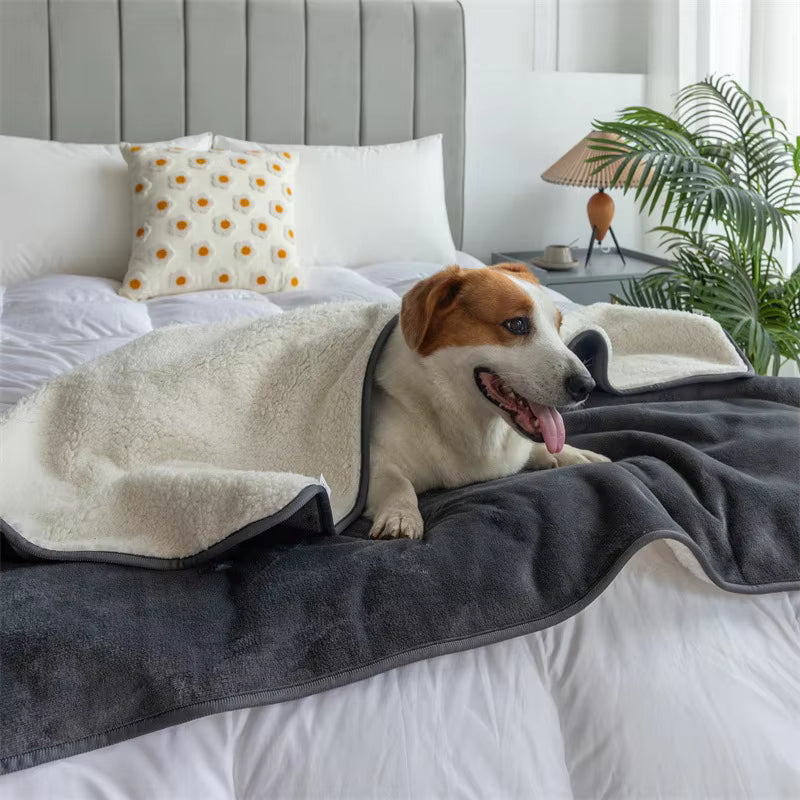 PawCuddle™ - Waterproof Pet Blanket