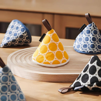  Quilted cone oven mitts with Nordic design, heat resistant up to 500°F for secure kitchen protection