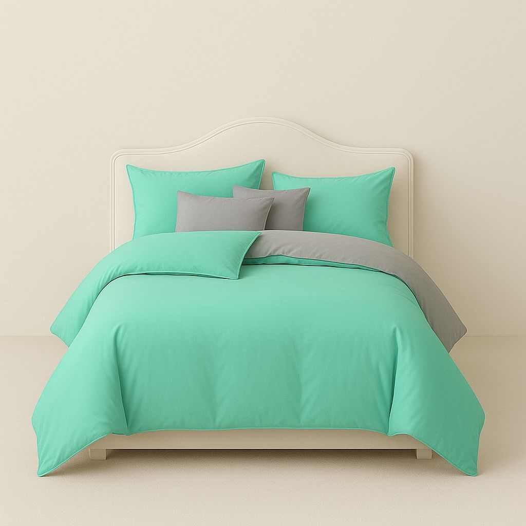  Lightweight polyester bedding with smooth brushed texture, designed for durability and comfort