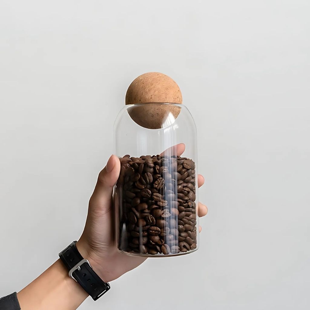 High borosilicate glass storage jars resistant to temperature changes up to 120°C with cork seals